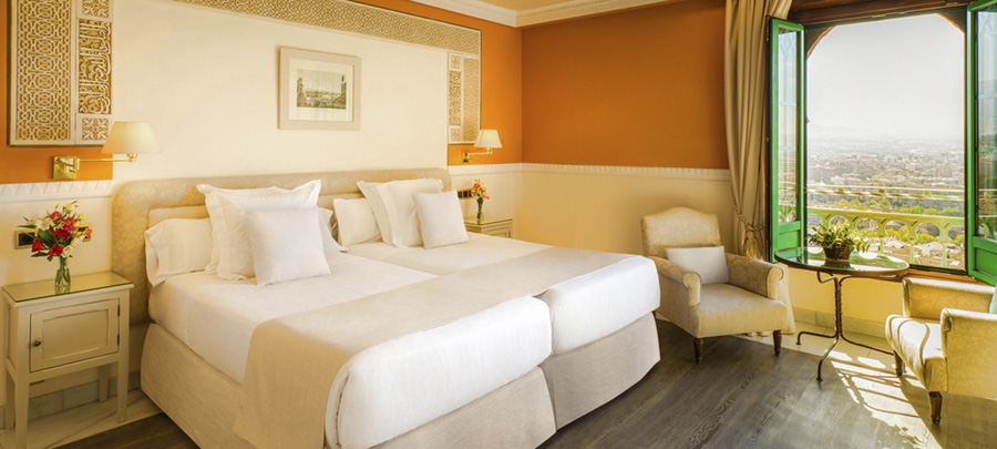 Las madres se merecen un regalo palaciego: ¡el Hotel Alhambra Palace!